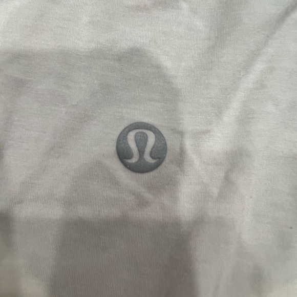 COPY - LULULEMON TSHIRT - Picture 3 of 3